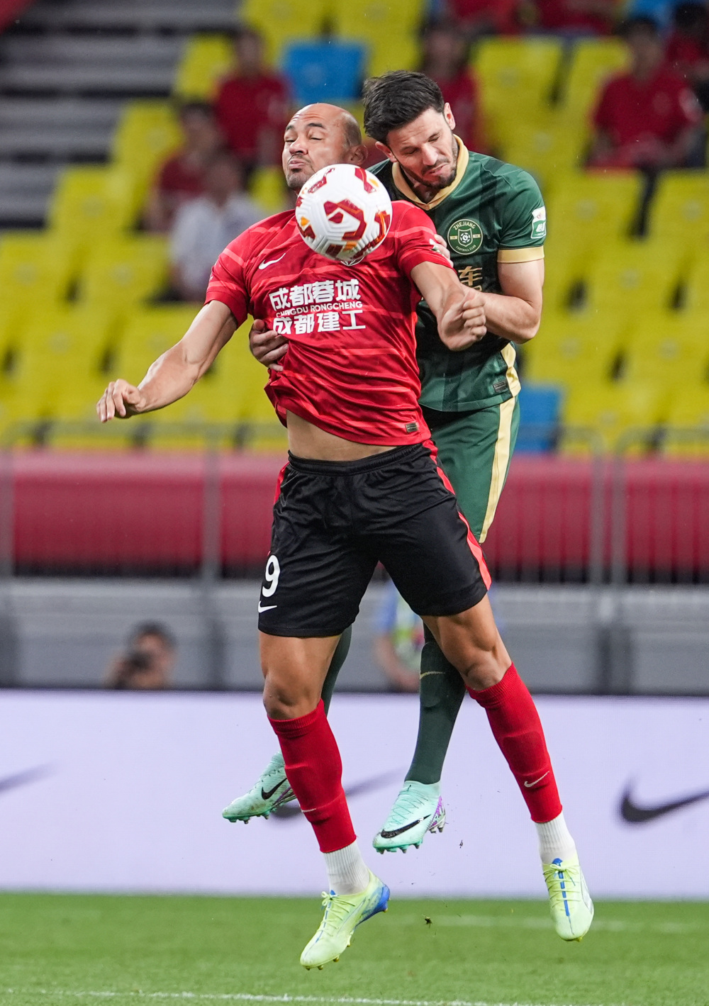 比萨vs克雷莫内塞：夸德拉多、恩佐拉首发，瓦尔迪、米卡伊尔-法耶出战（比萨PK克雷莫内塞：夸德拉多、恩佐拉担纲首发，瓦尔迪、米卡伊尔-法耶亮相）