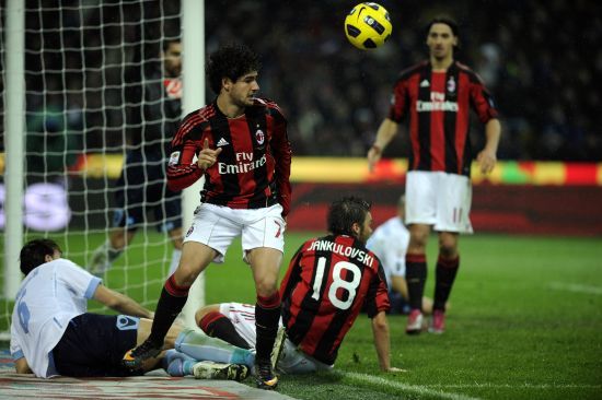 莫利纳：西蒙尼一直鼓励我，要我相信自己（莫利纳：在西蒙尼的鼓励下，我学会了相信自己）